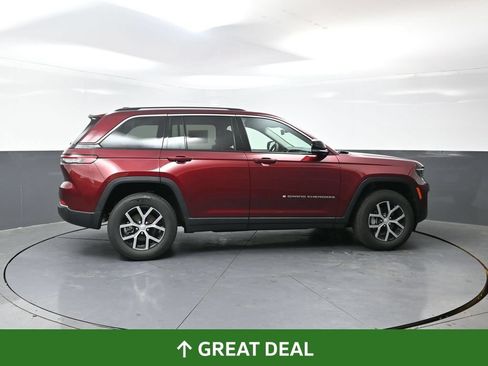 Used 2024 Jeep Grand Cherokee Limited AWD/4WD image 2