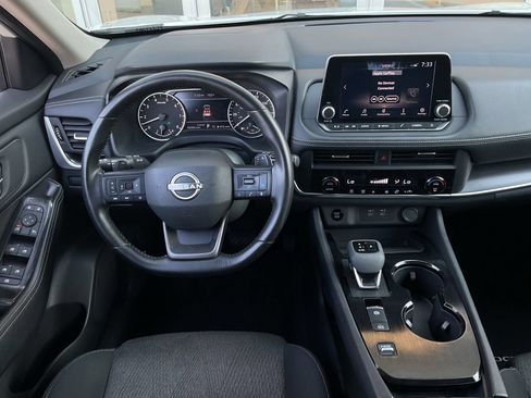 Used 2025 Nissan Rogue SV FWD image 10