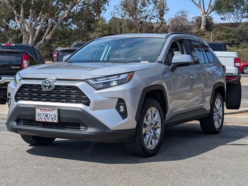 Used 2023 Toyota RAV4 XLE Premium FWD image 11