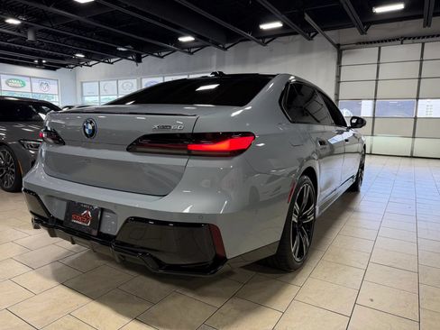 Used 2023 BMW i7 xDrive60 AWD/4WD image 4