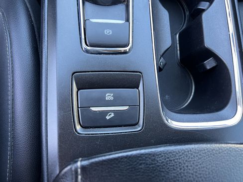 Used 2018 Ford Fusion Titanium image 28