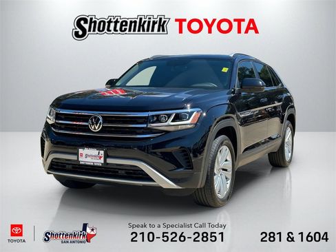 Used 2022 Volkswagen Atlas Cross Sport SE image 1