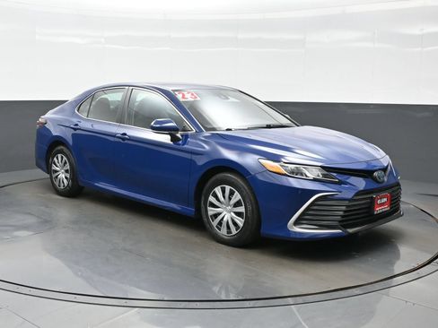 Used 2023 Toyota Camry LE FWD image 8