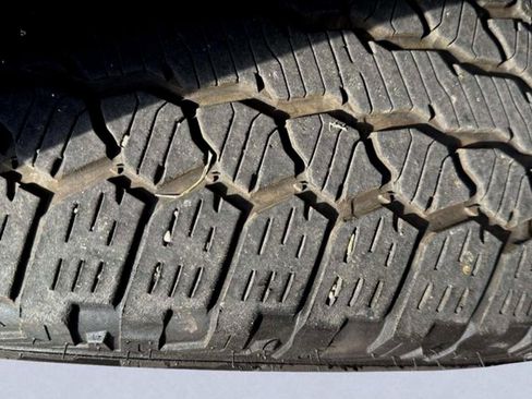 Used 2021 Ford Explorer XLT image 20