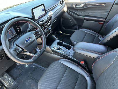 Used 2025 Ford Escape ST-Line image 17