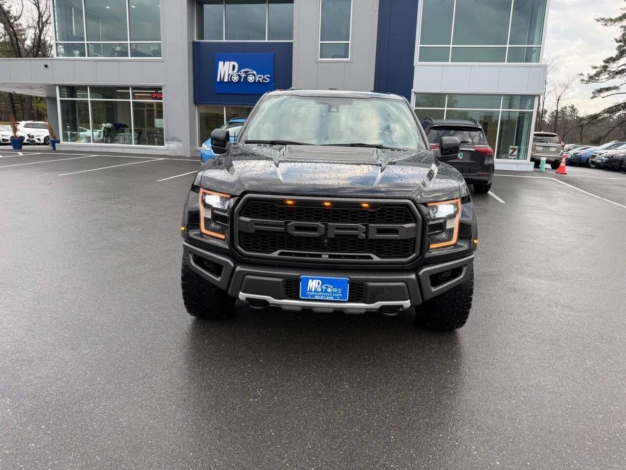 Used 2017 Ford F150 Raptor w/ Equipment Group 802A Luxury AWD/4WD image 3