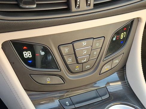 Used 2019 Buick Envision Essence image 14