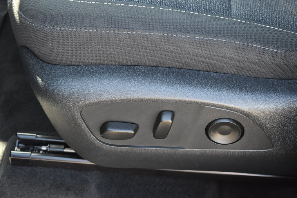 Used 2026 GMC Acadia Elevation FWD image 21