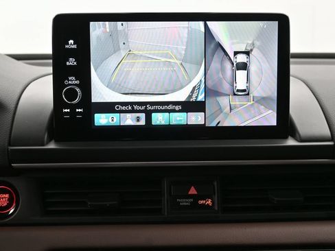 Used 2023 Honda Pilot Elite image 12