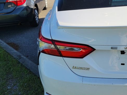 Used 2020 Toyota Camry SE image 20