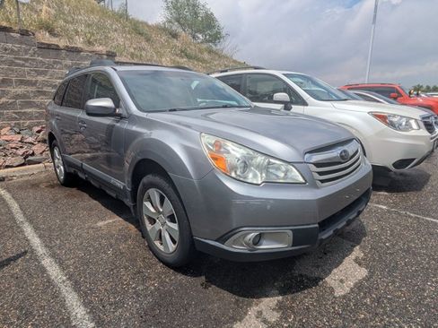 Used 2011 Subaru Outback 2.5i Premium AWD/4WD image 3