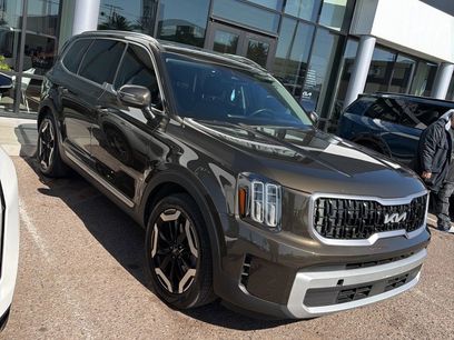 Certified 2024 Kia Telluride EX w/ EX Captain's Chair Package