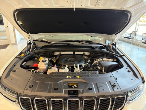 Used 2024 Jeep Grand Cherokee Limited 4xe AWD/4WD image 21