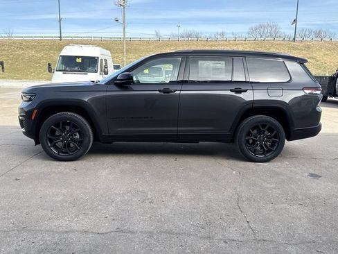 New 2025 Jeep Grand Cherokee L Limited w/ Trailer Tow Package image 12