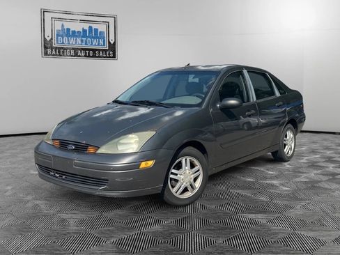 Used 2003 Ford Focus SE image 2