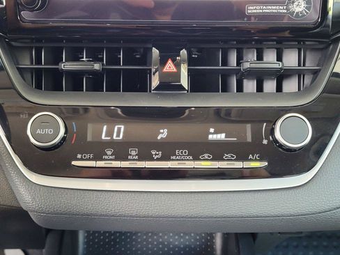 Used 2025 Toyota Corolla LE FWD image 27