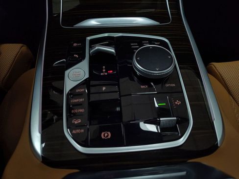 Certified 2025 BMW X7 xDrive40i image 15