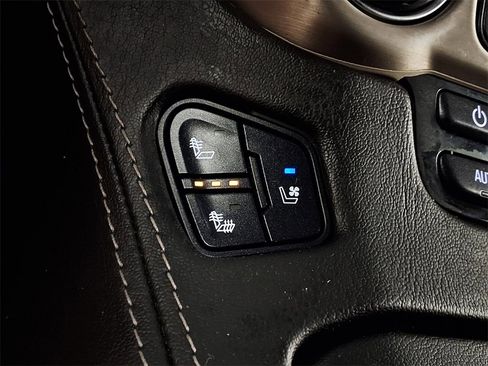 Used 2020 GMC Yukon XL Denali w/ Open Road Package image 14