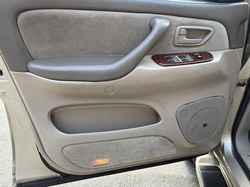 Used 2007 Toyota Sequoia SR5 RWD image 13