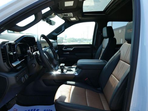 New 2026 Chevrolet Silverado 1500 High Country w/ High Country Premium Package AWD/4WD image 19