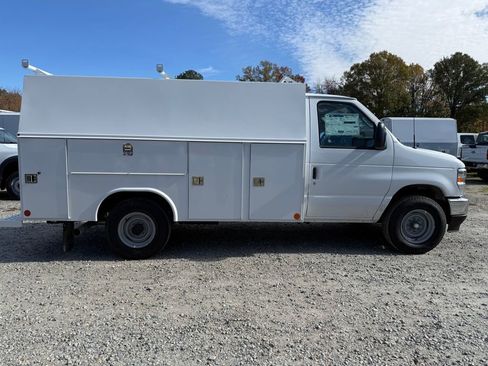 New 2026 Ford E-350 and Econoline 350 Super Duty w/ Power Equipment Group RWD image 7