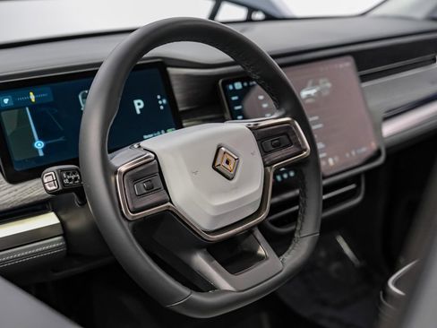 Used 2023 Rivian R1S Adventure image 15