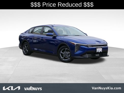 Used 2025 Kia K4 LXS image 1