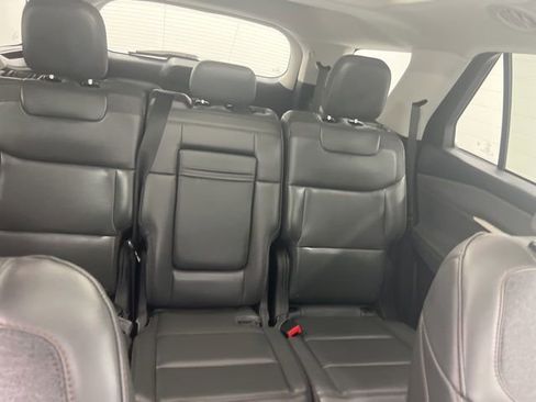 Used 2025 Ford Explorer Active w/ Active Comfort Package AWD/4WD image 27