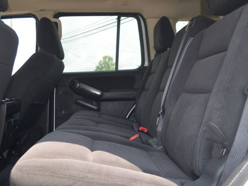 Used 2010 Ford Explorer XLT image 19