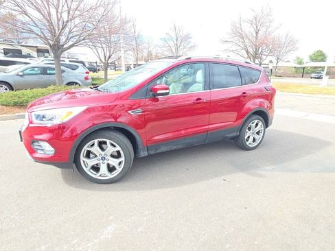 Used 2019 Ford Escape Titanium image 3