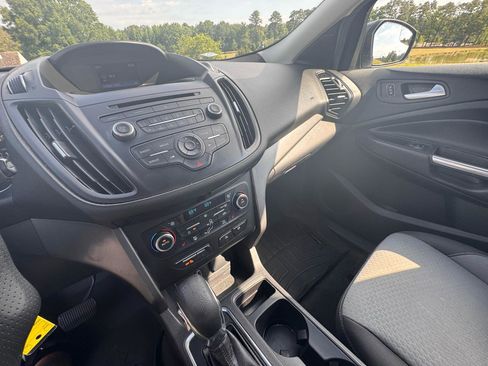 Used 2018 Ford Escape SE FWD image 22