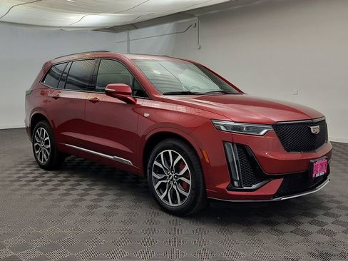 Used 2024 Cadillac XT6 Sport w/ Platinum Package AWD/4WD image 7