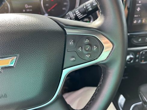 Used 2023 Chevrolet Traverse LT image 17