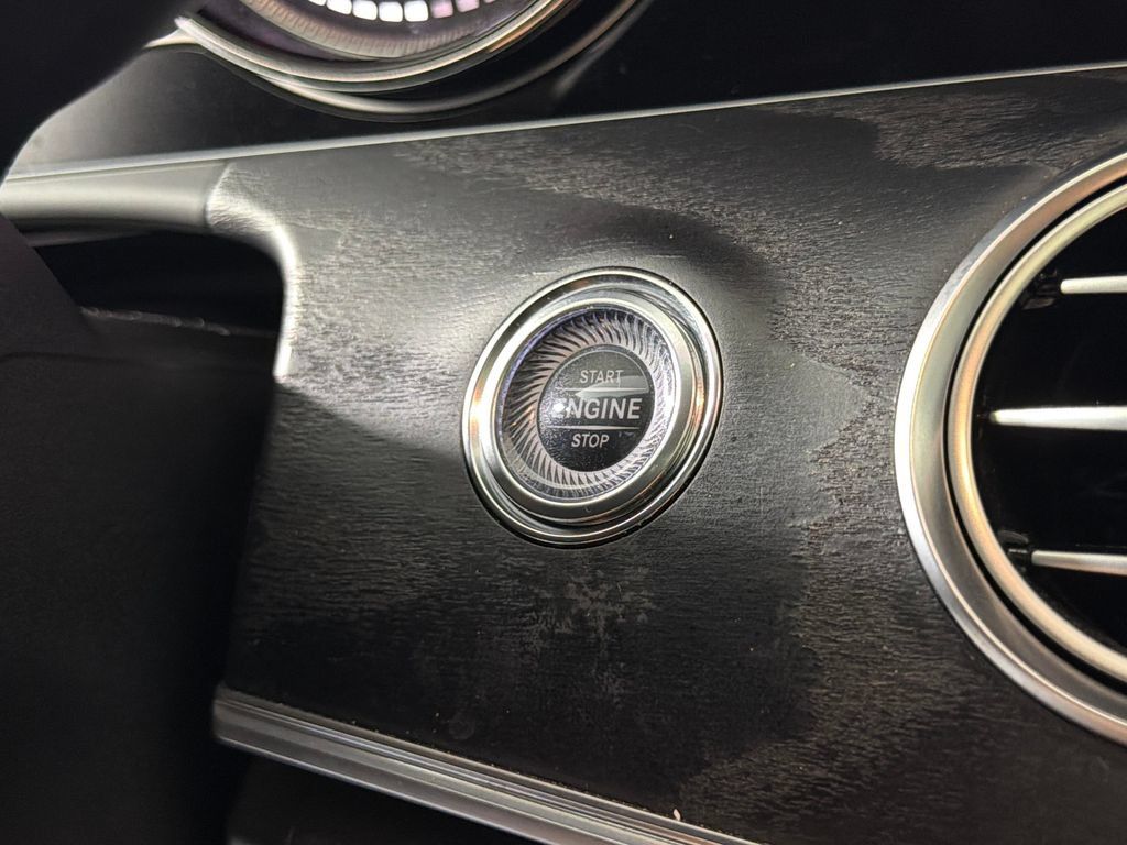 Used 2018 Mercedes-Benz E 300 image 23