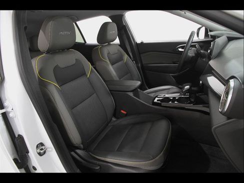 Used 2024 Chevrolet Trax ACTIV w/ Driver Confidence Package FWD image 15