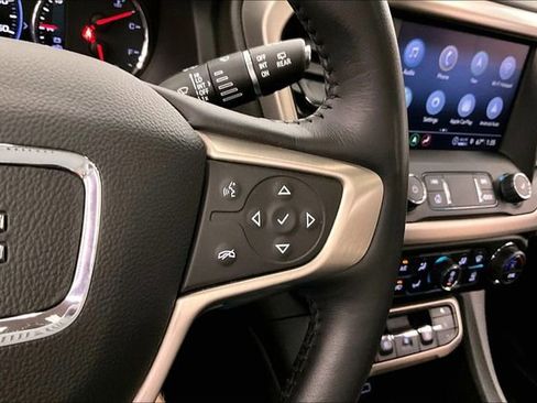 Used 2022 GMC Acadia Denali w/ Denali Ultimate Package AWD/4WD image 29