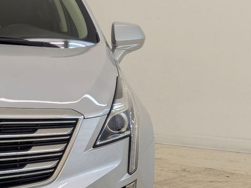 Used 2017 Cadillac XT5 Luxury w/ Driver Awareness Package image 11