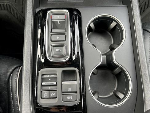 Used 2023 Honda Pilot Elite image 23