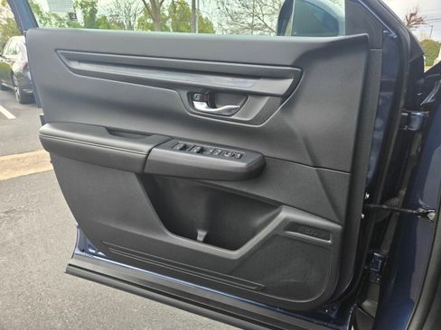 Certified 2025 Honda CR-V EX image 22