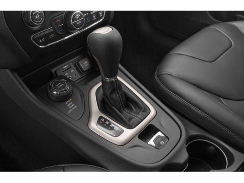 Used 2015 Jeep Cherokee Limited w/ Luxury Group FWD image 14