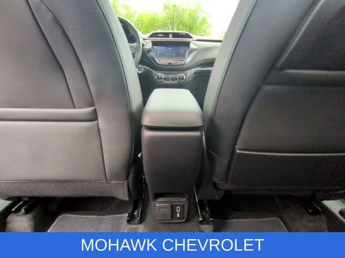 Used 2023 Chevrolet TrailBlazer RS w/ Sun and Liftgate Package AWD/4WD image 23