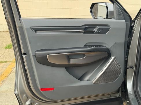 Used 2024 Kia EV9 Light Long Range RWD image 38