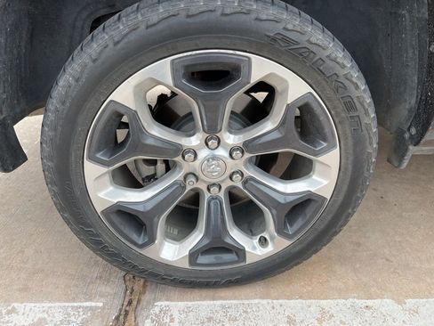 Used 2025 RAM 1500 Laramie image 5