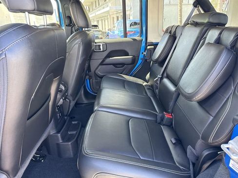 Used 2022 Jeep Wrangler Unlimited Sahara image 23