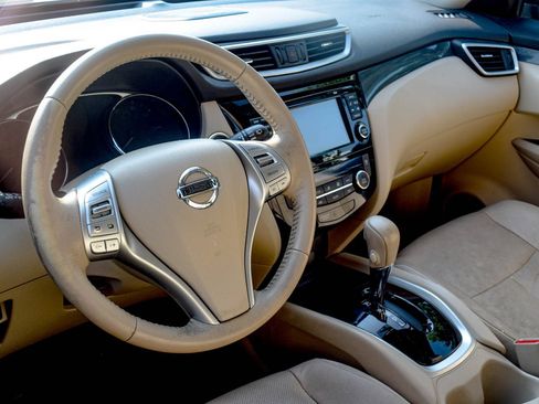 Used 2015 Nissan Rogue SL w/ SL Premium Package AWD/4WD image 22