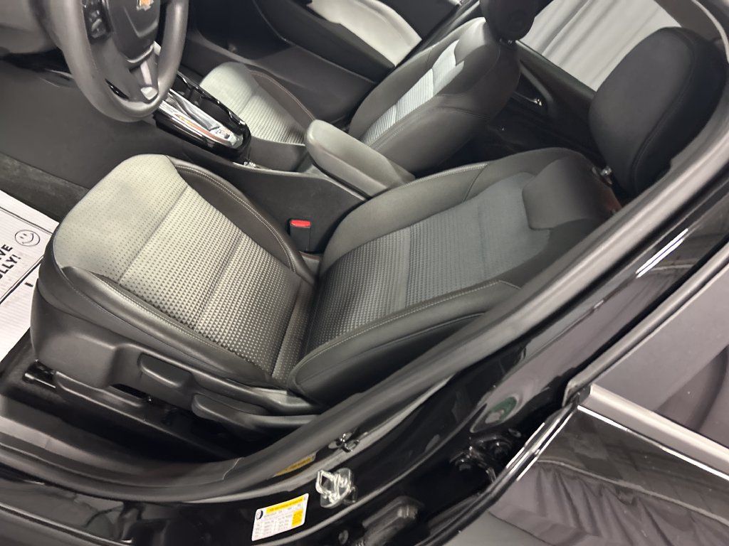 Used 2025 Chevrolet Trax LT FWD image 10