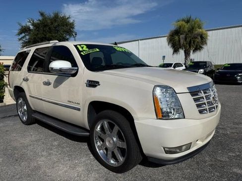 Used 2012 Cadillac Escalade Luxury RWD image 1