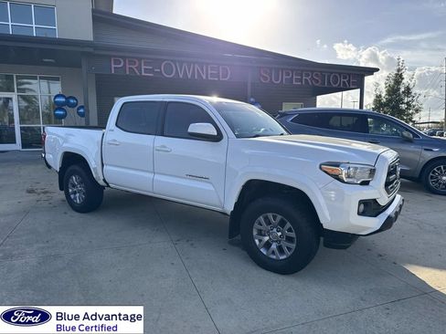 Used 2017 Toyota Tacoma SR5 w/ Tow Package image 1