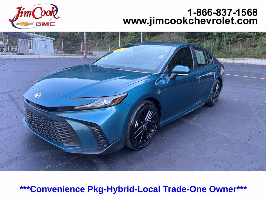 Used 2025 Toyota Camry SE w/ Convenience Package FWD image 1