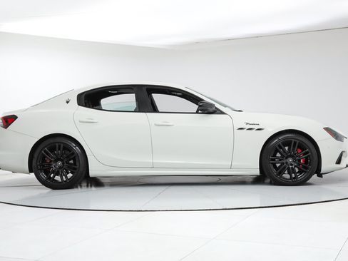 Certified 2023 Maserati Ghibli Modena RWD image 6